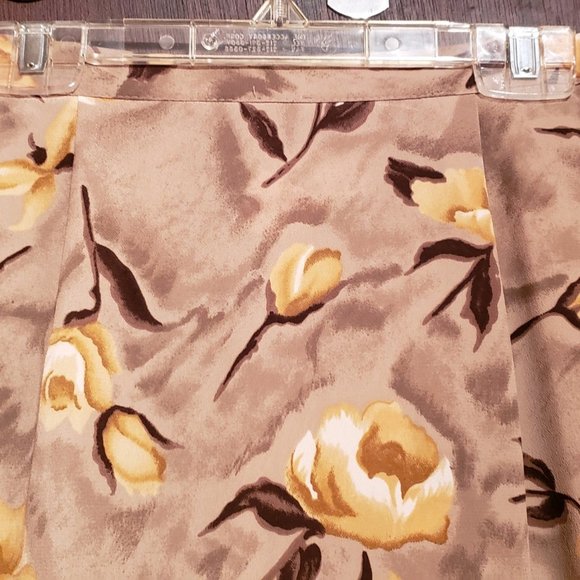 Skirt Floral - Picture 2 of 6